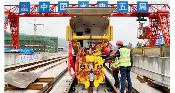 焊接故事| 成都地鐵18號線基建工程難度大，K922設備“保駕護航”